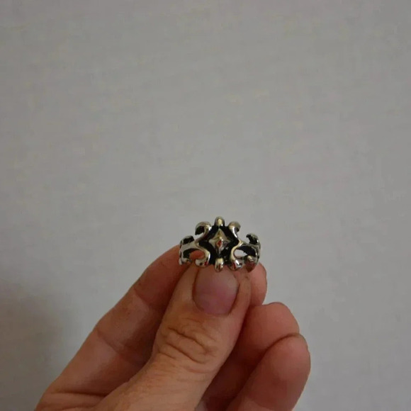 5/$25 Silvertone  Ring - Picture 4 of 4